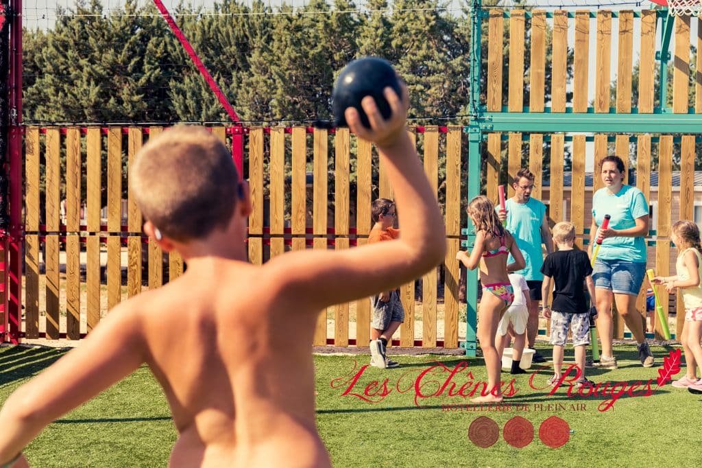 Espace-jeux-camping-chenes-rouges-argeles