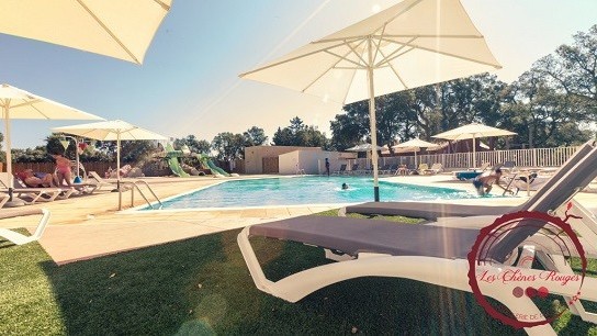 Swimmingpool-chauffee-Camping-Chenes-Rouge-Argles-sur-mer
