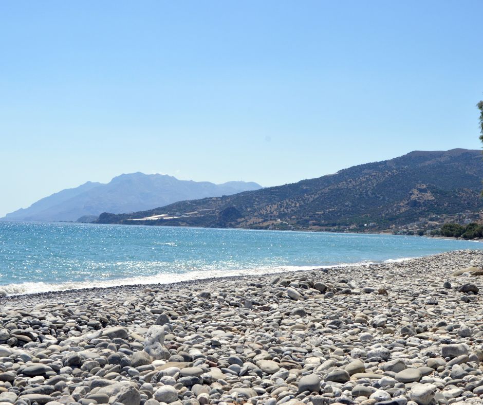 plage-sable-et-roches-argeles1