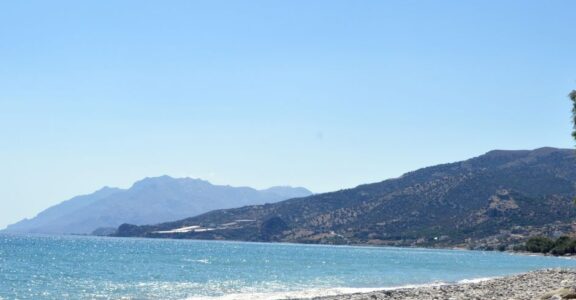 plage-sable-et-roches-argeles1